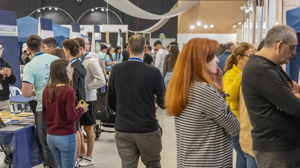 Asistentes a la Feria Vilaciència 2025